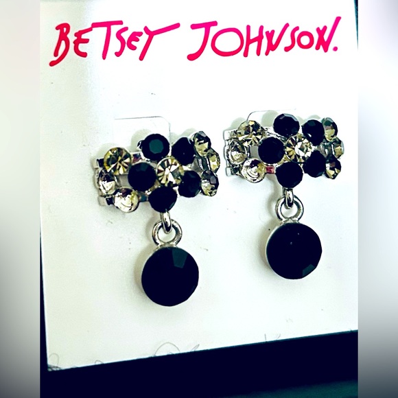 Betsey Johnson Jewelry - Gorgeous BETSEY JOHNSON black flower earrings with sparkle and a little dangle